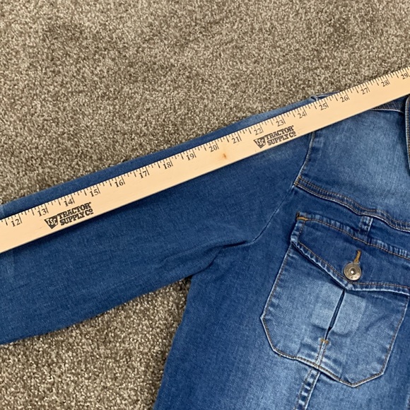 LILA RYAN Jean Jacket Dwight Style Sz L EUC Distressed Hem Button Front … - Picture 13 of 16